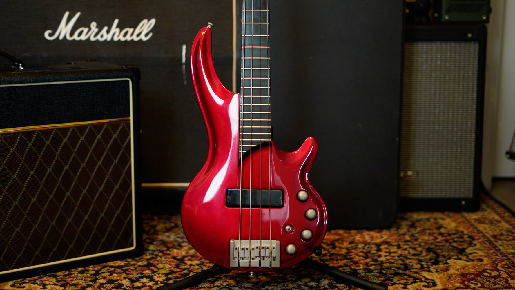 Cort Curbow 4-String Bass With OHSC – Texas Tone Factory