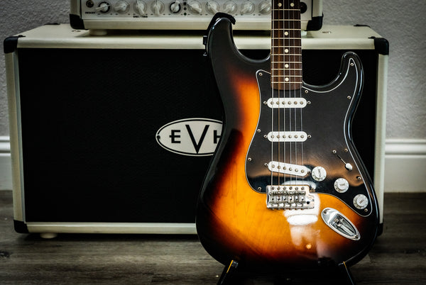 Fender Standard Stratocaster 3 tone Sunburst 2004