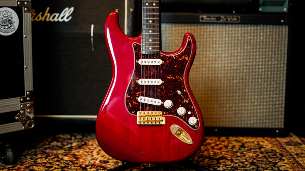 Fender Deluxe Players Stratocaster Crimson Red 2011 Electric Guitar