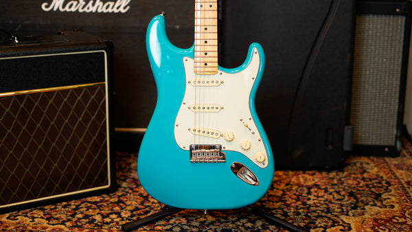 Fender Stratocaster American Professional II with Maple Fretboard Miami Blue 2021 Free Fender Leather Strap.