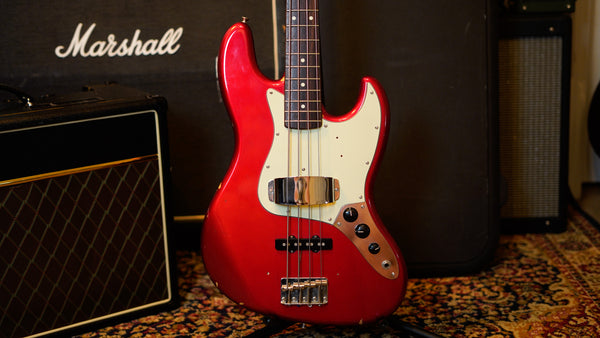 Fender Jazz Bass, ‘62, Candy Apple Red, 1993 Q serial Made in Japan.